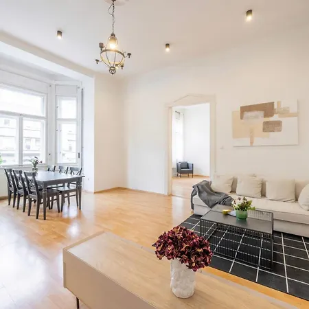 Luxe Minimalist Urban Escape - Budapest