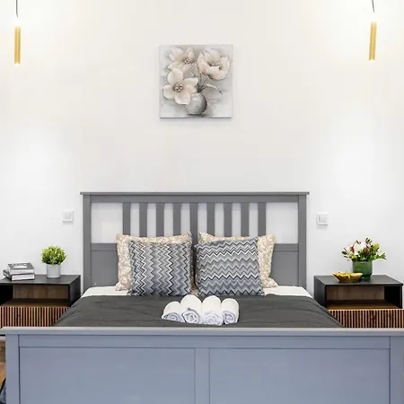 Luxe Minimalist Urban Escape - Apartamento