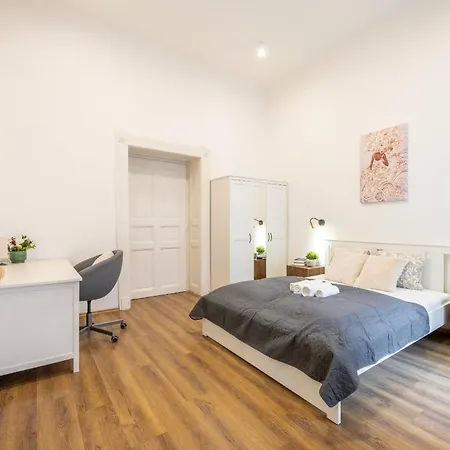 Luxe Minimalist Urban Escape - Apartamento