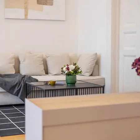 Luxe Minimalist Urban Escape - Budapest