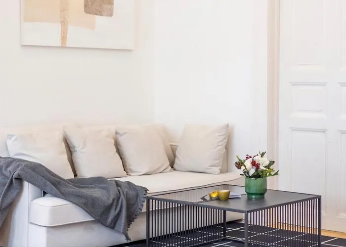 Luxe Minimalist Urban Escape - Appartement